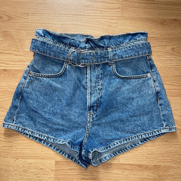 Divided Pants - H&M Divided Blue Denim High Rise Shorts with Belt Size 4